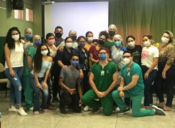 Técnicos de Enfermagem da UTI do Hospital do Coração de Sobral participam de reunião de alinhamento