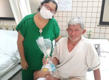 Pacientes atendidos pelo SUS no Hospital do Coração de Sobral recebem kits de higiene pessoal